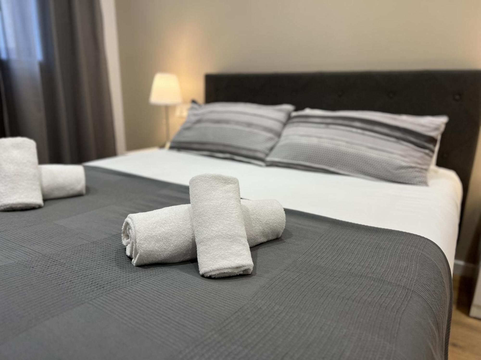 Apartamenticos Plaza Las Armas III Zaragoza Eksteriør bilde